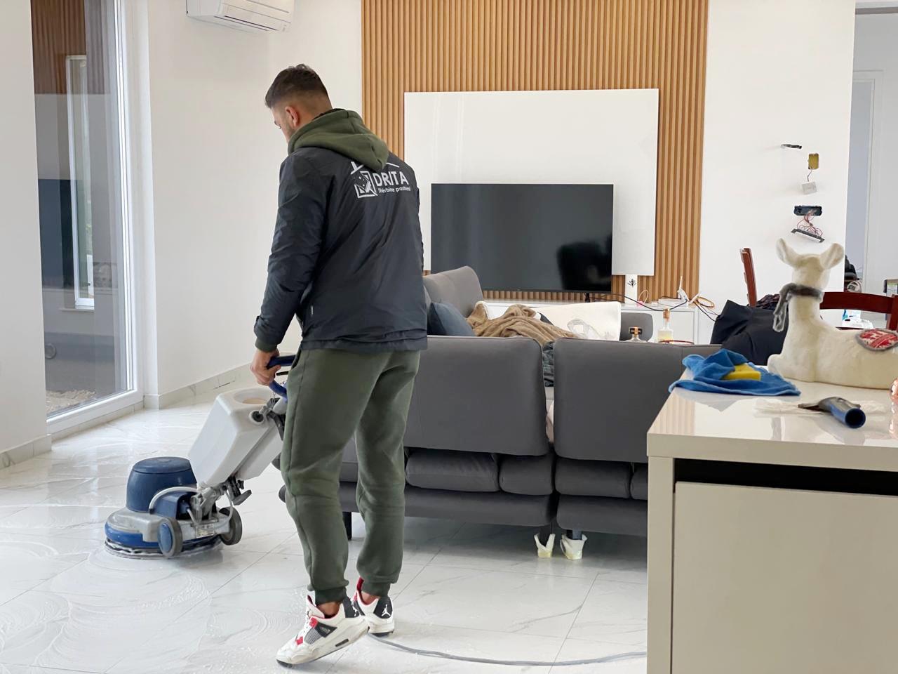 Pastrimi profesional i dyshemeve