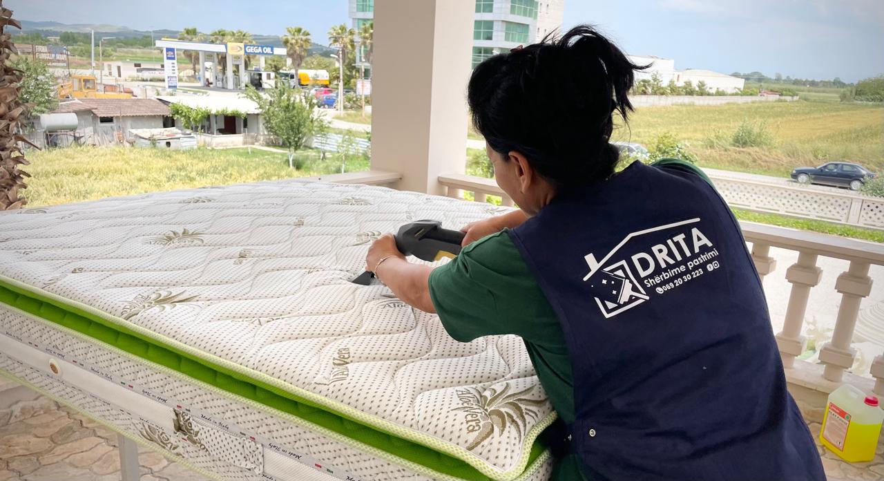 Kujdes për tapicerinë